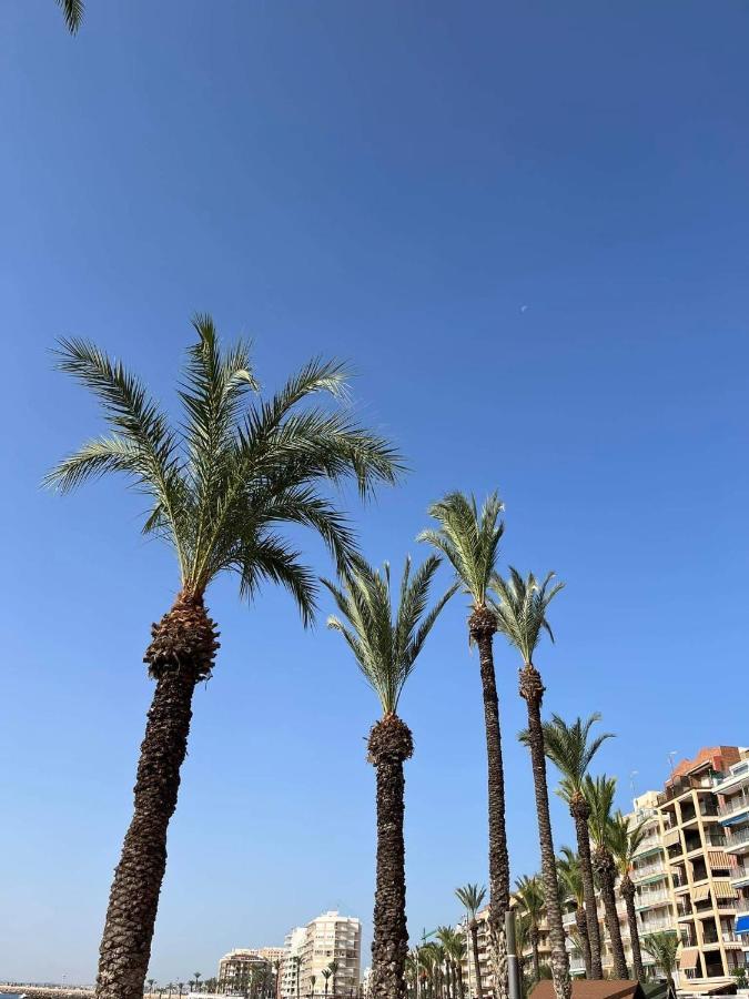 Uroczy Apartament Przy Playa De Los Locos Torrevieja Esterno foto