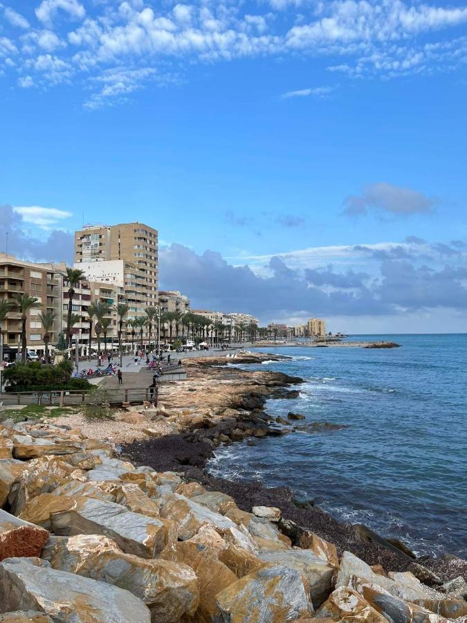 Uroczy Apartament Przy Playa De Los Locos Torrevieja Esterno foto