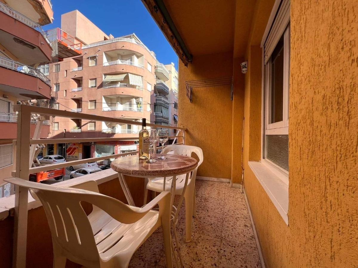 Uroczy Apartament Przy Playa De Los Locos Torrevieja Esterno foto